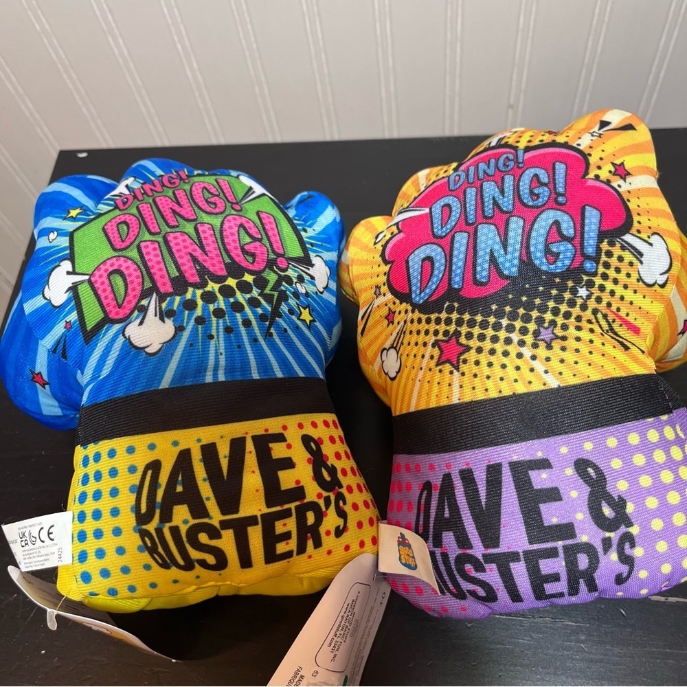 Dave & Buster’s Power Fists Plush Kid’s Boxing Gloves Set - Comic Pop Art - Picture 12 of 15
